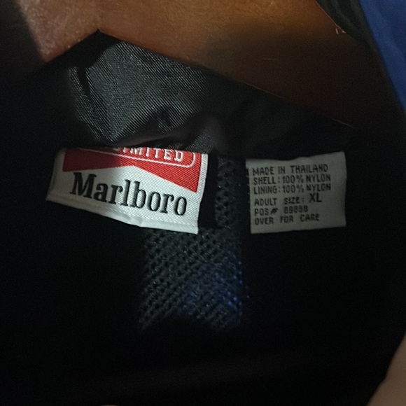 Promotional Marlboro windbreaker jacket - Picture 3 of 4